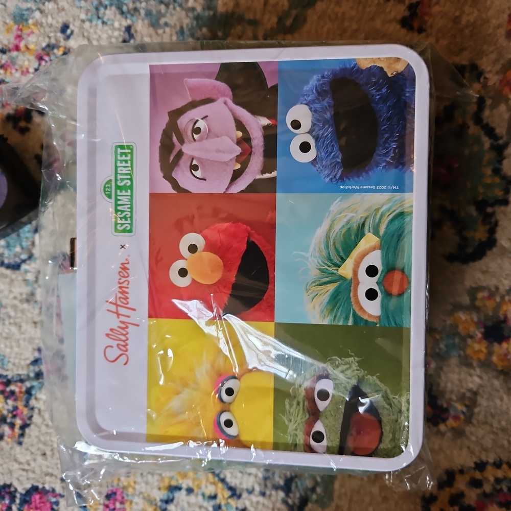 Sally Henson Sesame Street Metal Lunchbox